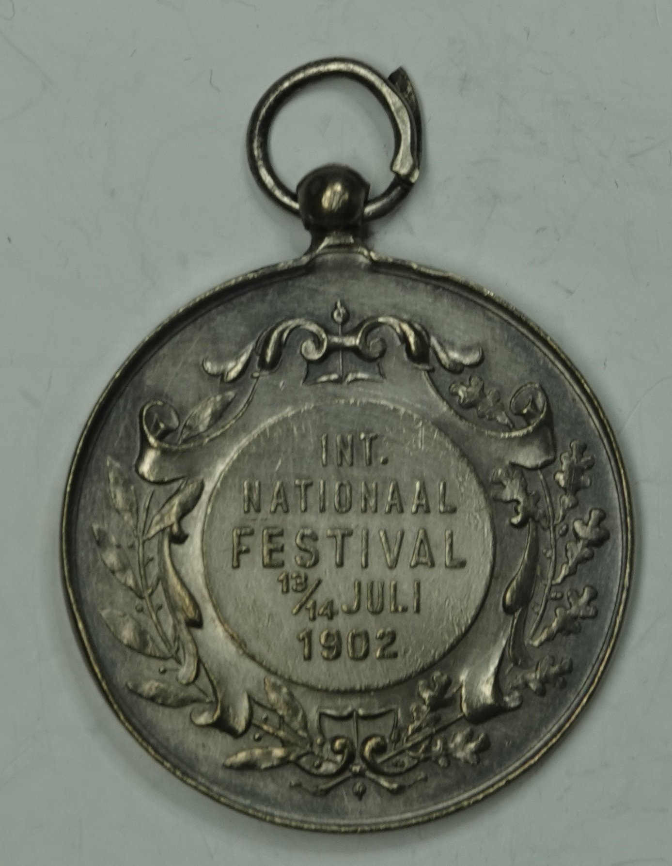 ginnikenfestivalemmmedaillesenaandenkens129a.jpg